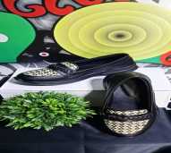 Sepatu pentofel wanita