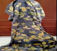 Kain Sutra Viscose Ecoprint Latar hitam
